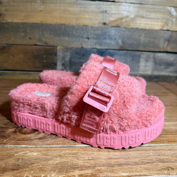 UGG Shoes - UGG Fluffita Women's Size 8 Pink Shearling Platform Slides Sandals 1113475